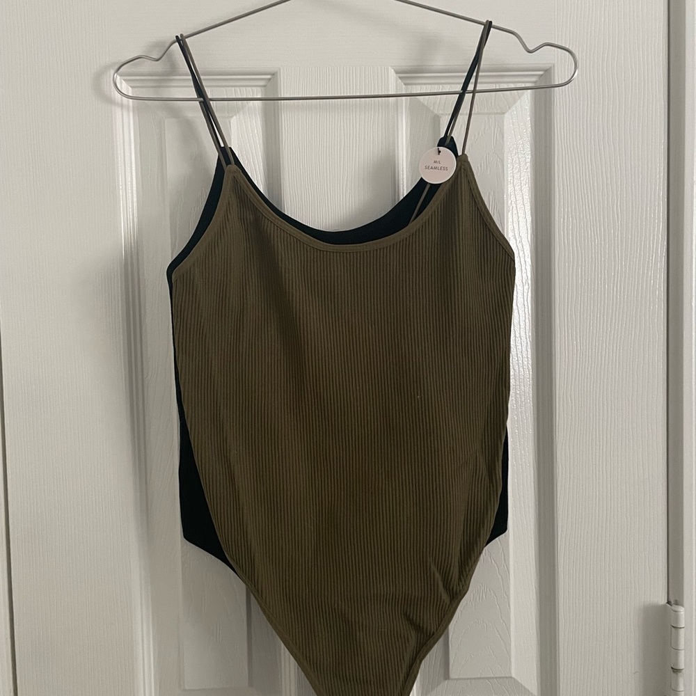 - M/L - Picture 3 of 4